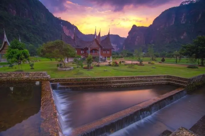 Tourist Destinations in West Sumatra that Offer Natural Beauty and Cultural Wealth